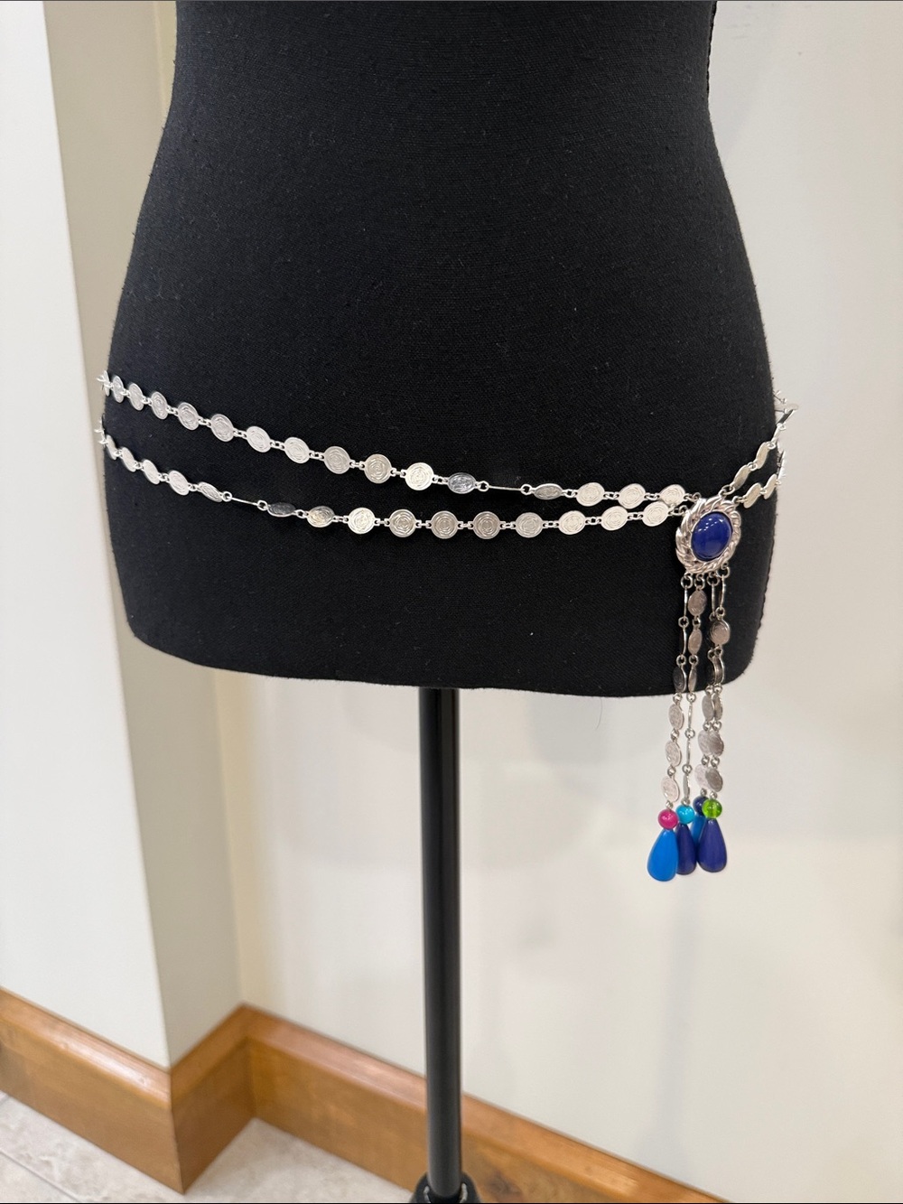 Liz Claiborne Inc 80s  silver tone beaded Fringe pendant Belt / Necklace